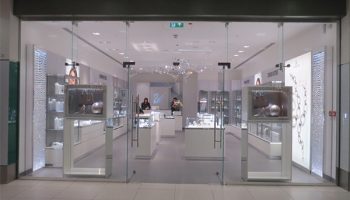 Frameless-Glass-Shopfronts